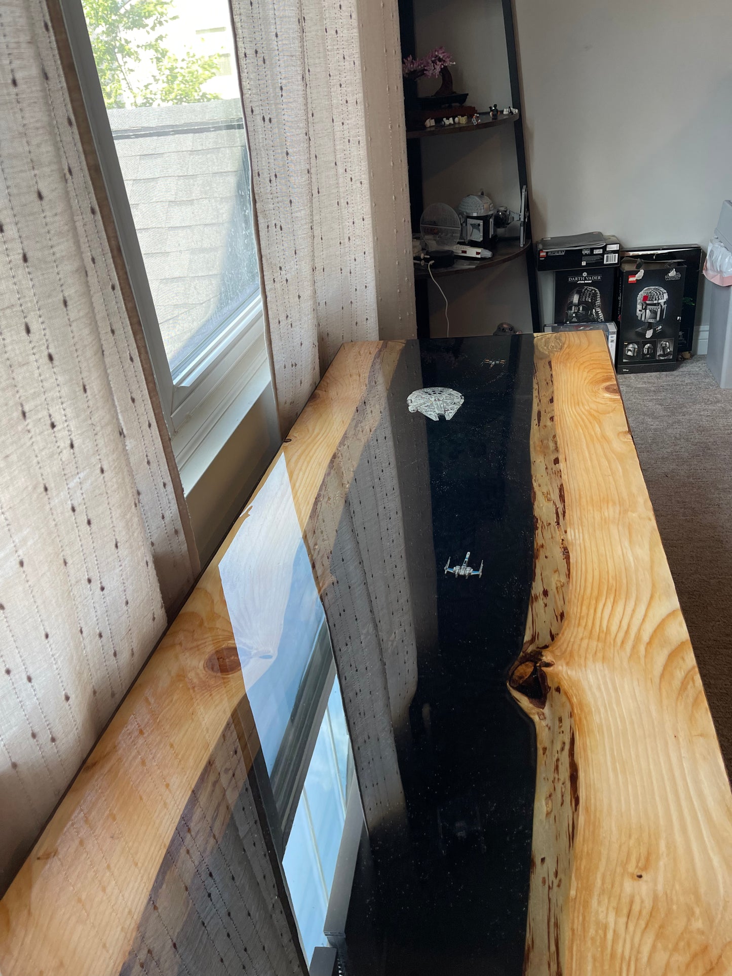 Fandom Resin Table